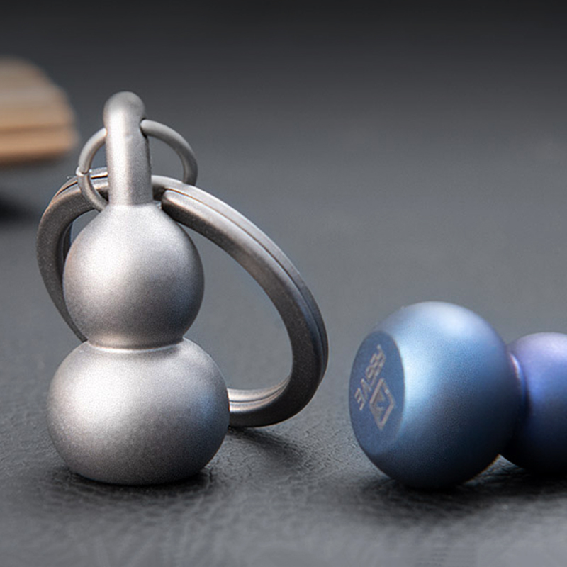 Luxury Titanium Keychain Bag P - Luxury Xmas Bags のレビューと価格