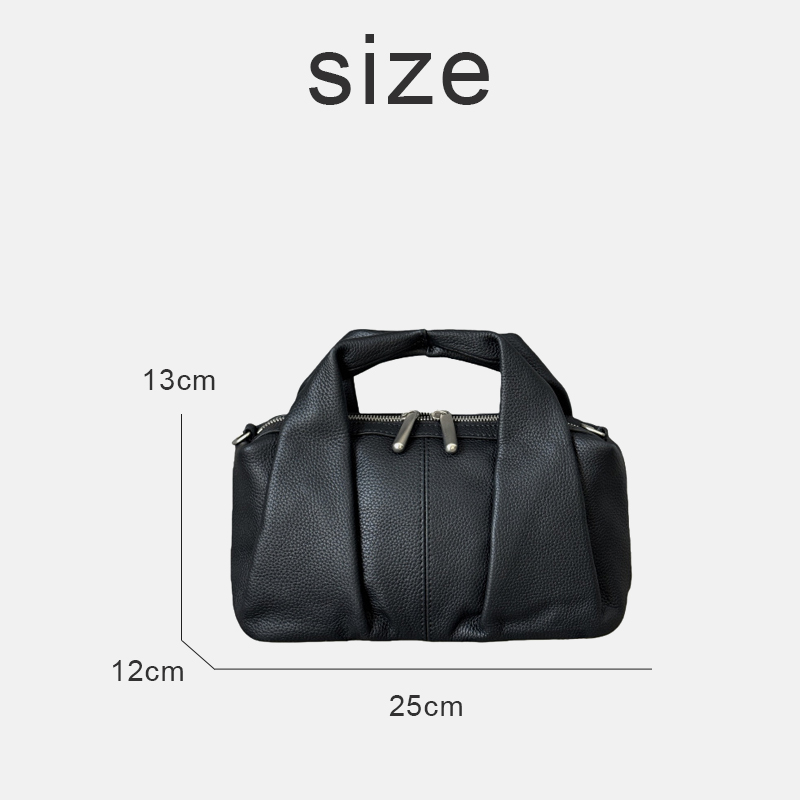Custom Initials Leather Pillow - Luxury Bags Japan のレビューと価格