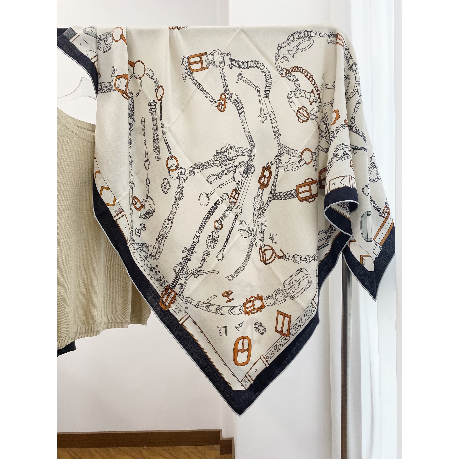 Winter Large Scarf Herms Hand  - Luxury Xmas Bags のレビューと価格