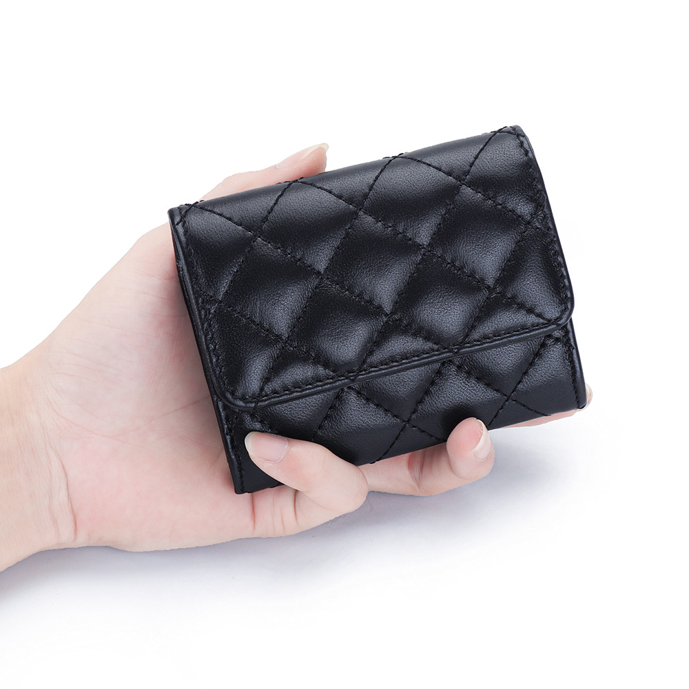 Sheepskin Quilted Card Holder  - Luxury Bags Brand Names のレビューと価格