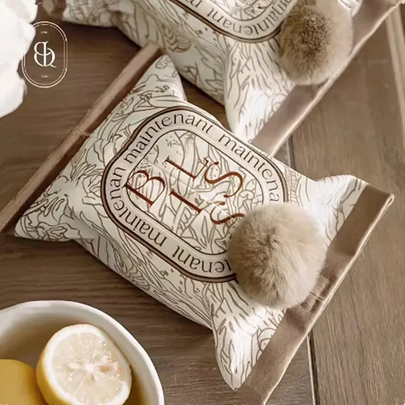 Light Luxury Tissue Box, Retro - Luxury Bags Hand Painted のレビューと価格